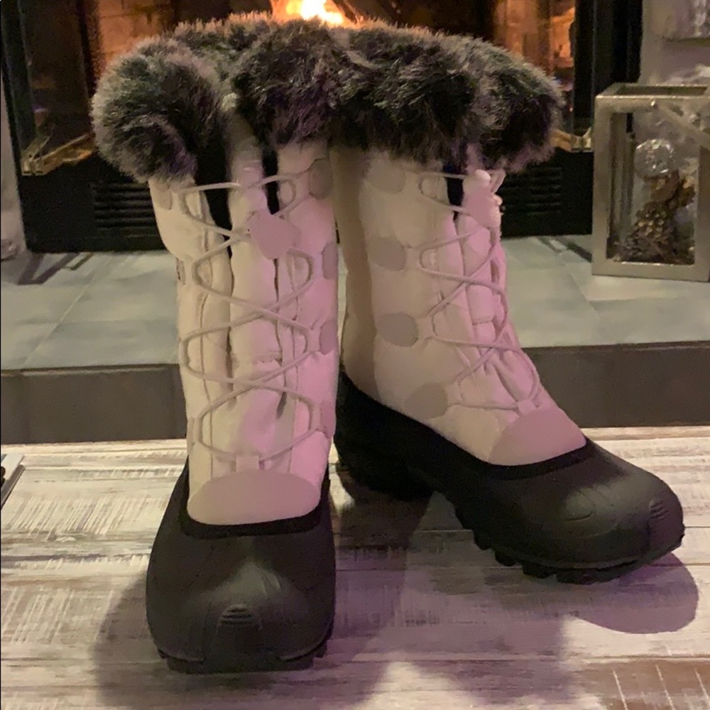Women’s snow boots